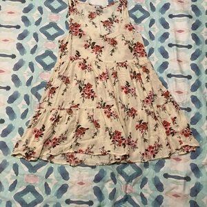 Beautiful floral and cream flowy mini dress American Eagle size XS